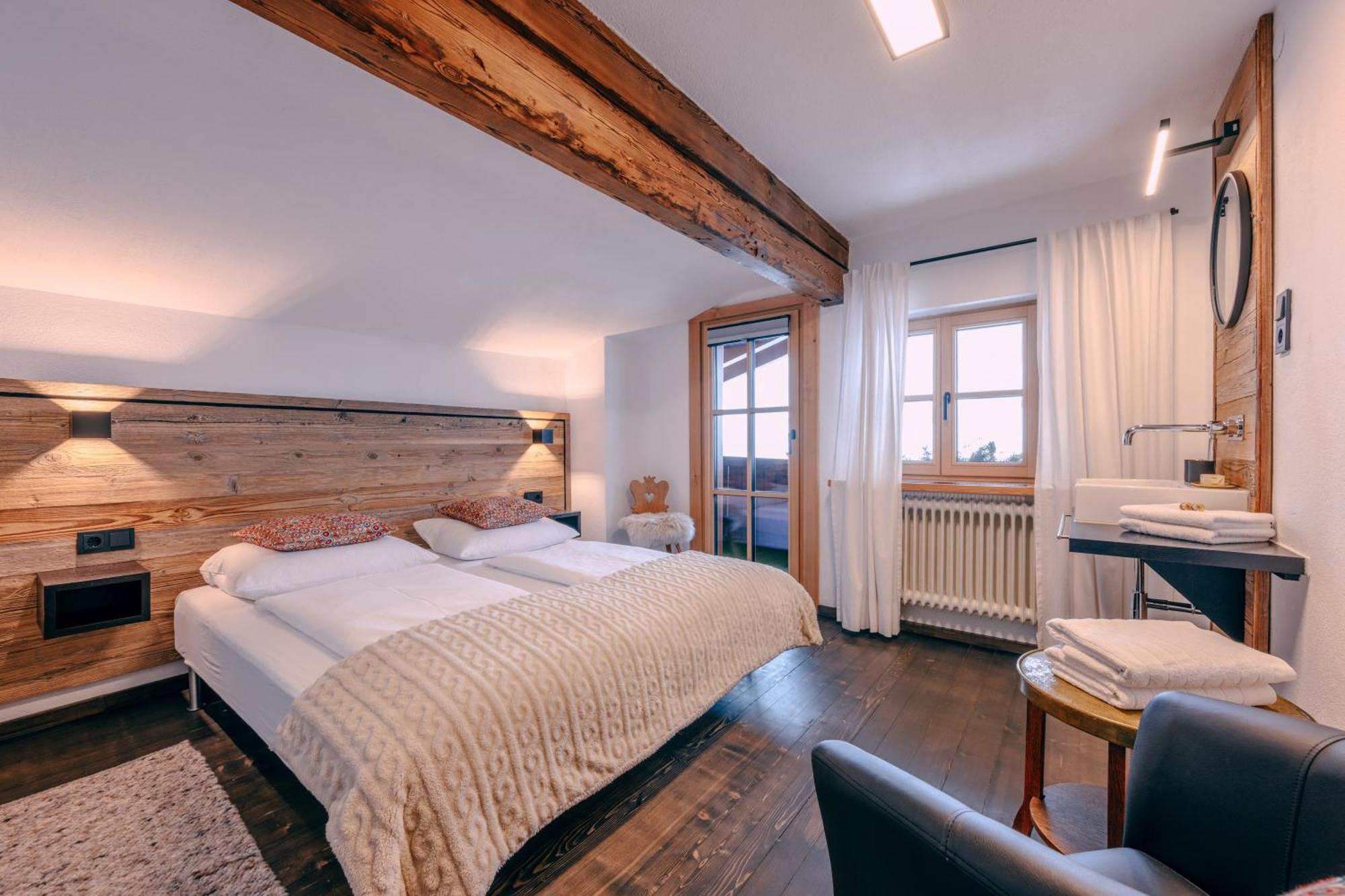 Haus Richard Falch - Inklusive Kostenloser Premium-Sommerkarte Sankt Anton am Arlberg Exterior photo